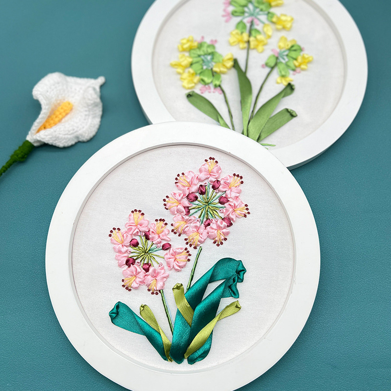 Nuevo producto Bordado de cinta Pintura colgante tridimensional Bordado Lu Paquete de material de bricolaje hecho a mano Decoración de la sala de estar Decoración Pintura colgante simple para principiantes