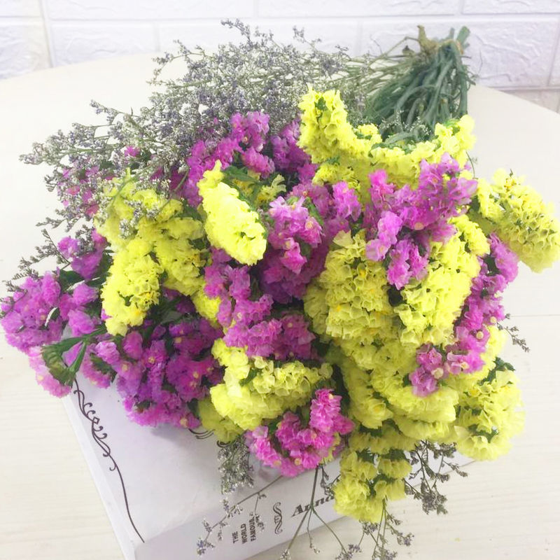 분홍색과 노란색 비 + 연인의 풀 30개 - 둥근 배꼽 꽃바구니는 포함되지 않습니다.