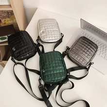 2024冬新款男女士棉服包休闲容量斜挎包户外潮流背包胸前挎包批发