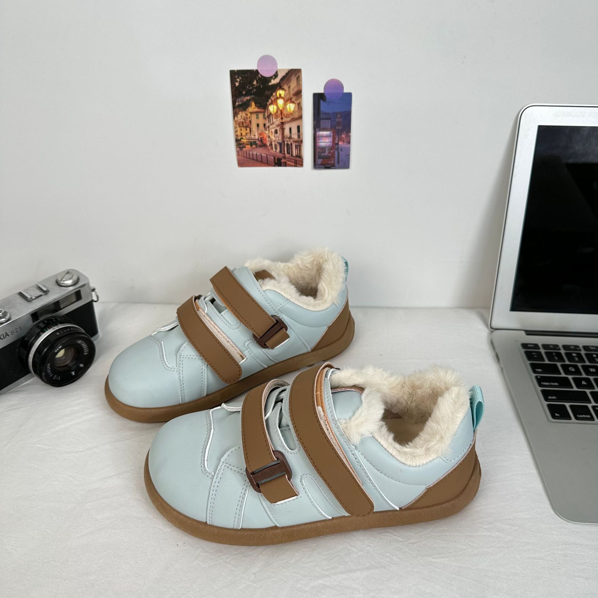 Yuanbo 2024 zapatos de algodón calientes de invierno para niñas, zapatos de skate coreanos universales y zapatos de lana para mujeres image 4