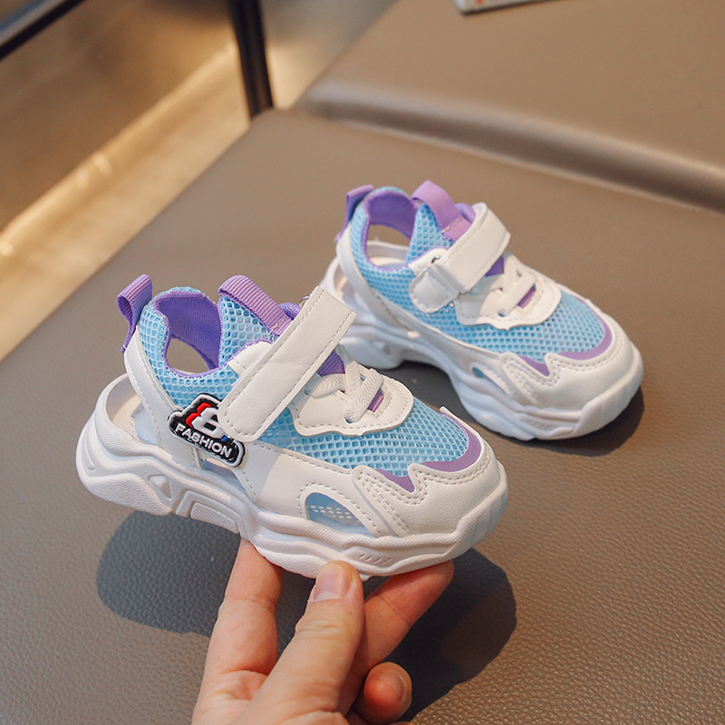 Zapatos deportivos para bebés pequeños y medianos 2025, primavera y verano, nuevas medias sandalias transpirables con corte de malla para niños y niñas Crocs