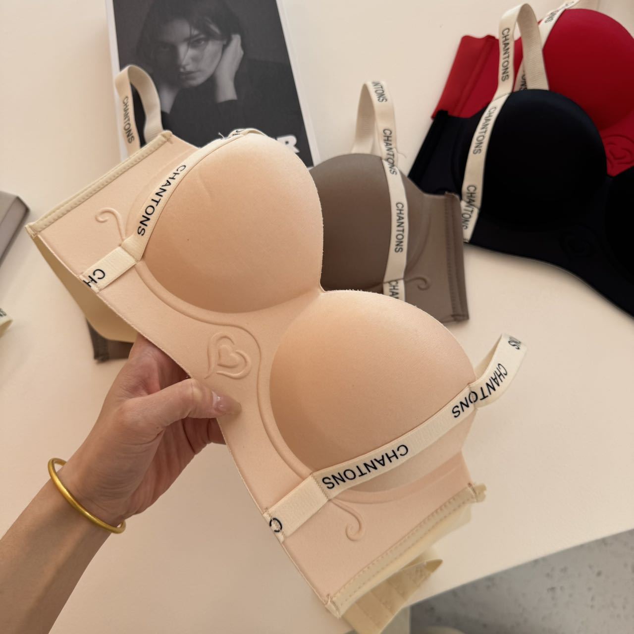 Ventas directas de fábrica comercio electrónico transfronterizo Sudeste de Asia Vietnam Tailandia damas burbujas encaje pecho pequeño recogido sujetador Tovin