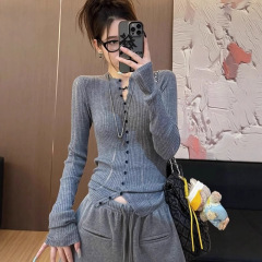 法式灰色镂空针织开衫女早秋季设计感小众修身显瘦内搭打底衫上衣
