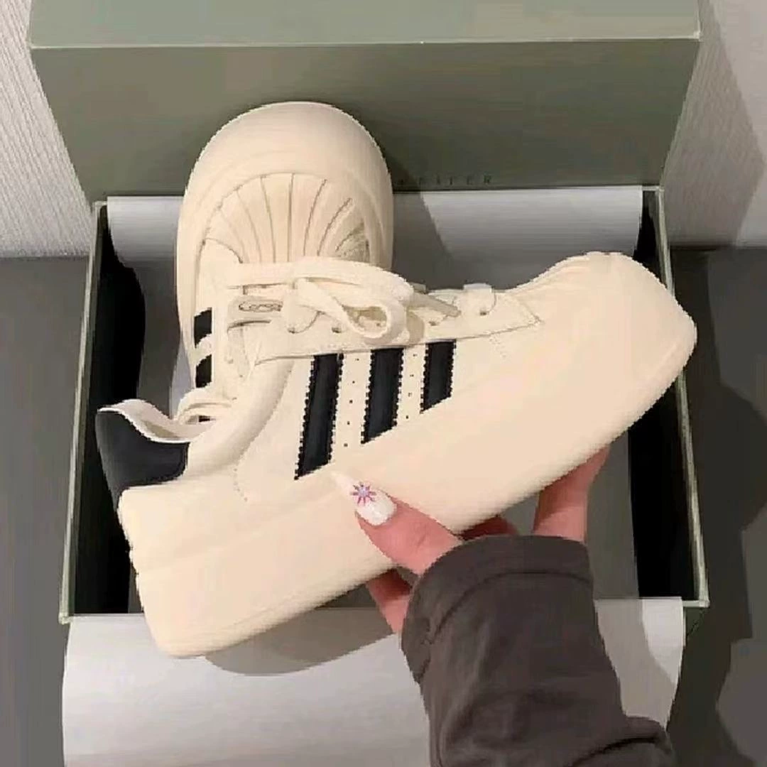 Кроссовки Shell Toe женские на платформе со шнуровкой черно-белая панда новая весенне-осенняя Повседневная кукольная обувь с большим носком 2024 высокого цвета