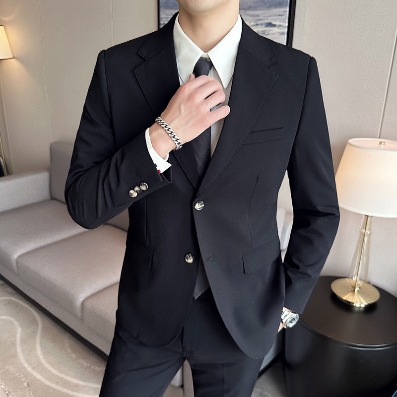 生放送で商品を持っている男性の新しい2粒のスーツのスーツのスーツのビジネスカジュアルな男性のごろつきのハンサムなビーズのスーツの2つのセット