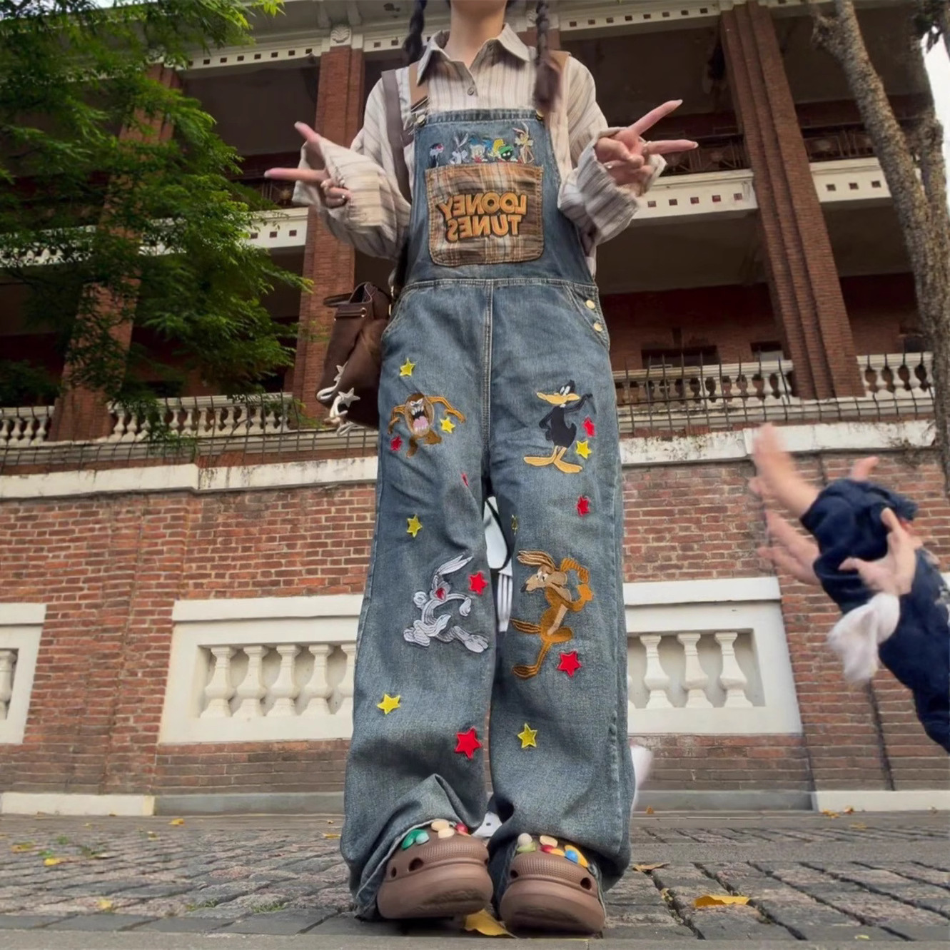plus size American Style Retro Cartoon Heavy Embroidered Washed Denim Strap Pants Women's Autumn and Winter Niche Loose Pants