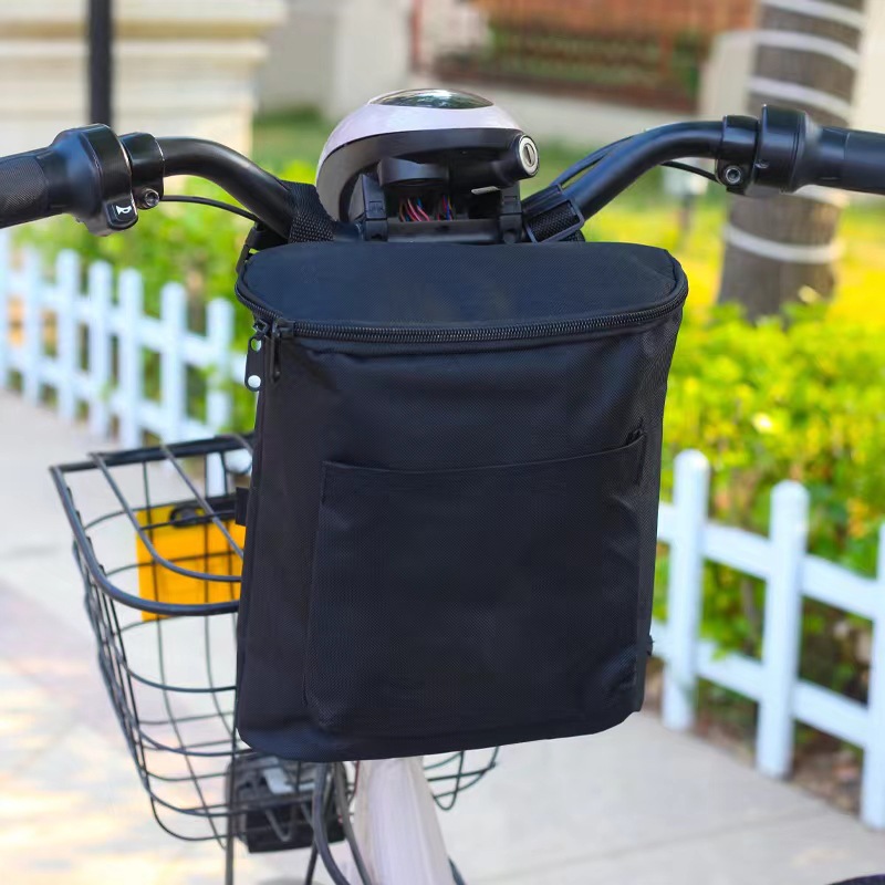 Coche eléctrico, casco, bolsa colgante, batería grande, coche, bolsillo delantero impermeable, bolsa colgante, artefacto, impermeable, bolsa de protección