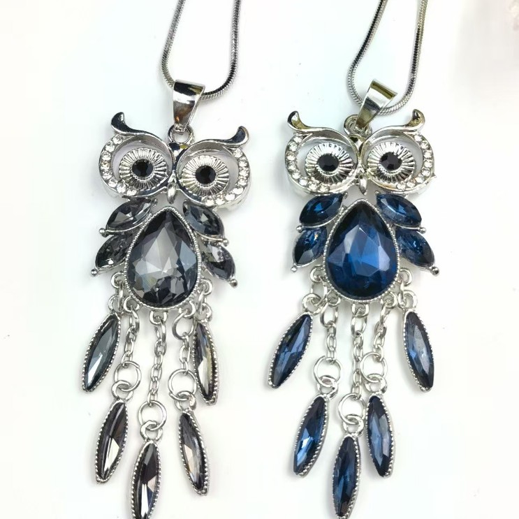 Collana lunga con ciondolo gufo e nappa bijoux vintage_voghion.com