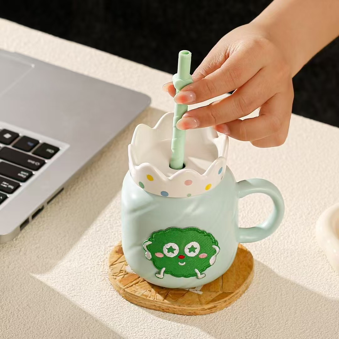 Regalo de cumpleaños Dibujos animados casa niña linda taza de cerámica de alto valor con tapa taza de agua gato cachorro taza de agua