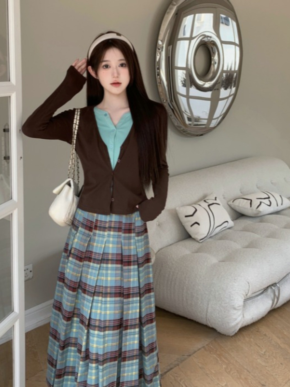 大码女装微胖女生穿搭春季复古显瘦针织衫开衫格纹百褶长裙两件套