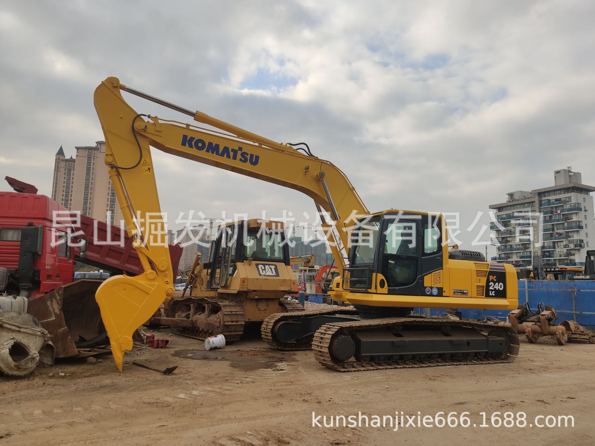 小松PC240-8 240-8二手挖掘机 24吨中型挖机小松220-8