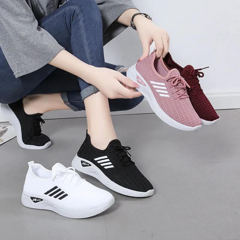 一件代發2022新款老北京布鞋飛織女運動休閒鞋軟底透氣跨境女鞋