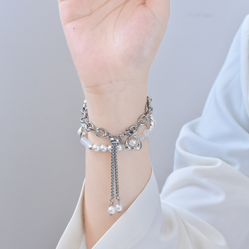 Suitable for Apple Watch S10 Strap, Pearl Pendant Chanel-Style Bracelet, Crystal Slim Waist Design