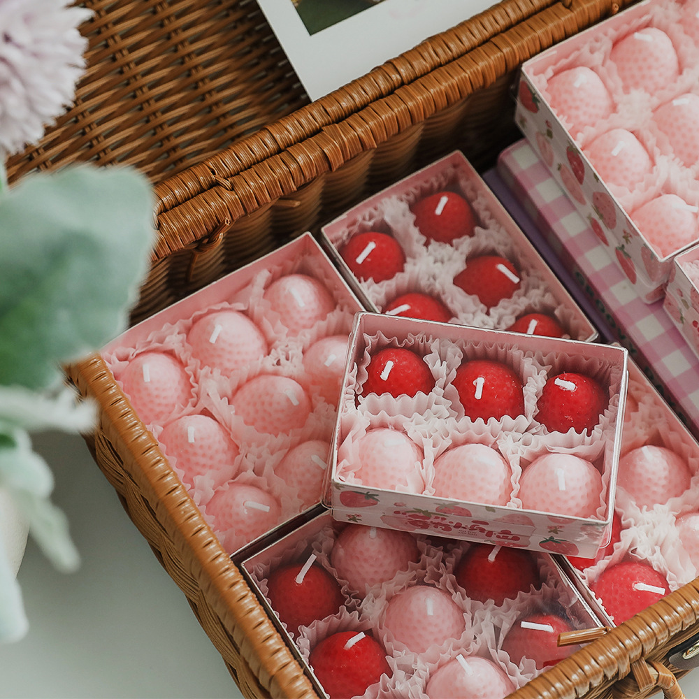 Strawberry scented candle souvenir wholesale candle gift box fragrance birthday gift handmade small candle