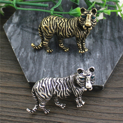 2022 Year of the Tiger new pattern tiger Brooch Trendsetter Retro Ancient Gold Sternum shirt Pin decorate originality badge