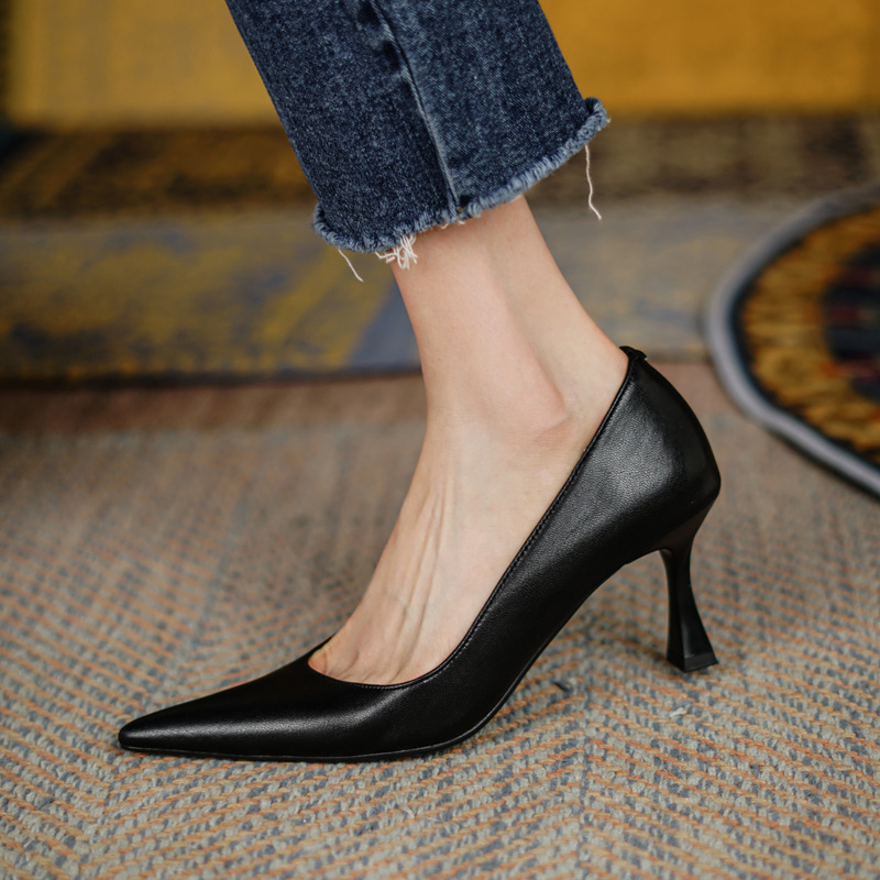 Widened plump girls can also wear soft sheepskin basic high heels 2022 spring stiletto heel full leather single-layer shoes for women