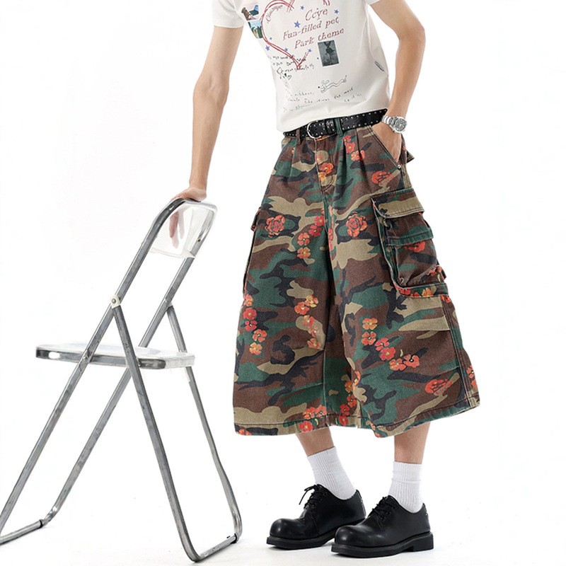 American Retro Floral Camouflage Cropped Jeans for Men and Women, Summer Workwear Style, Multi-Pocket, Loose Fit, Slimming Wide-Leg Shorts