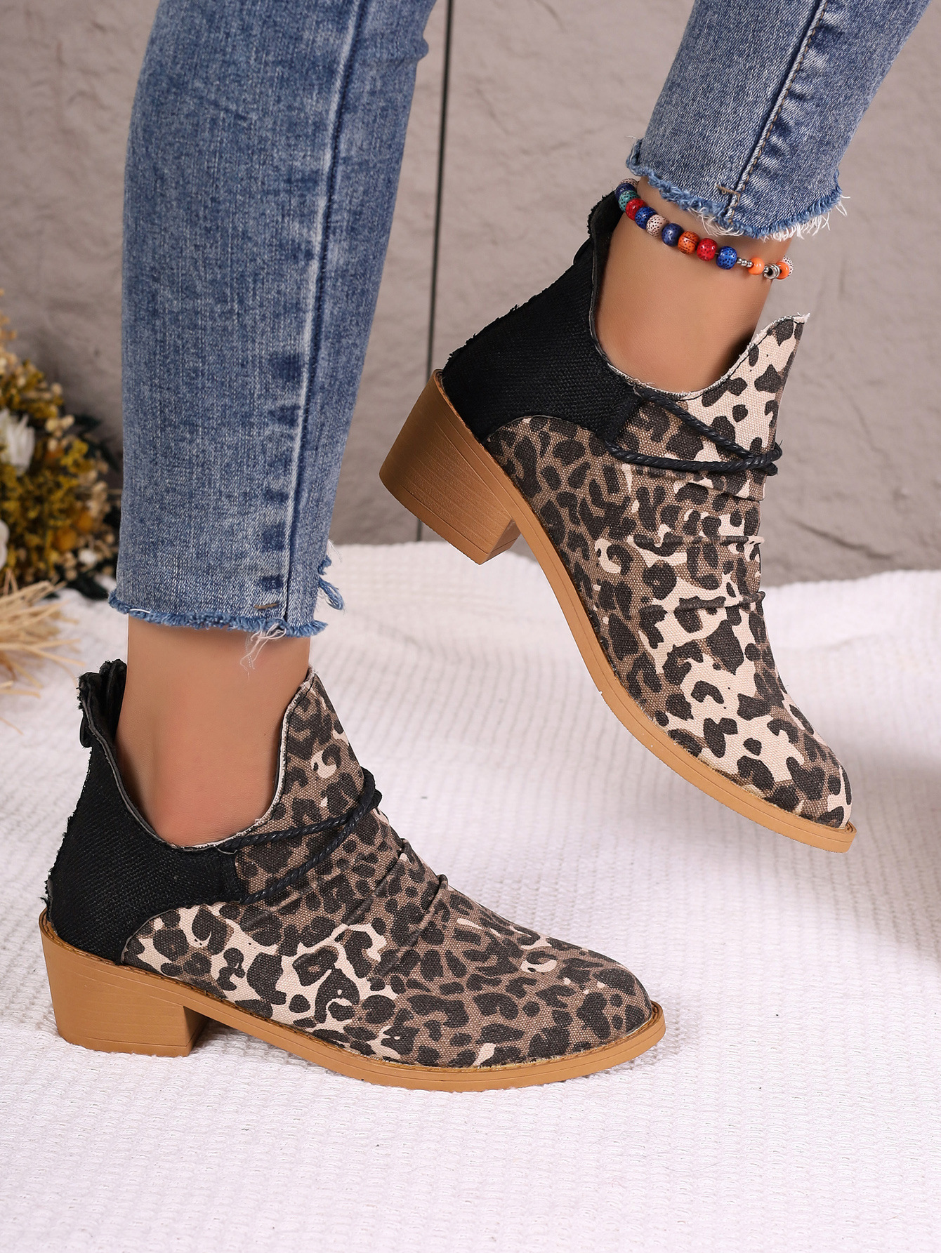 Women's new pointy square heel leopard print fashion ankle boots_voghion.com