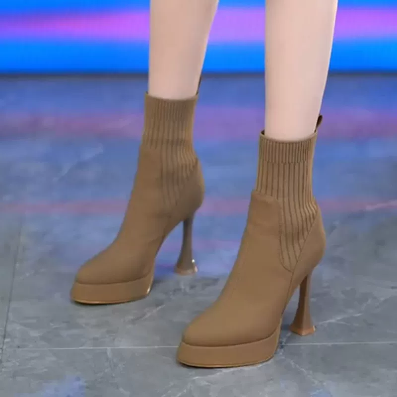 Европейский и американский ветер осень и зима 2025 новая эластичная шитая тонкая тонкая сапоги с тонкими каблуками Martin сапоги женская водонепроницаемая платформа