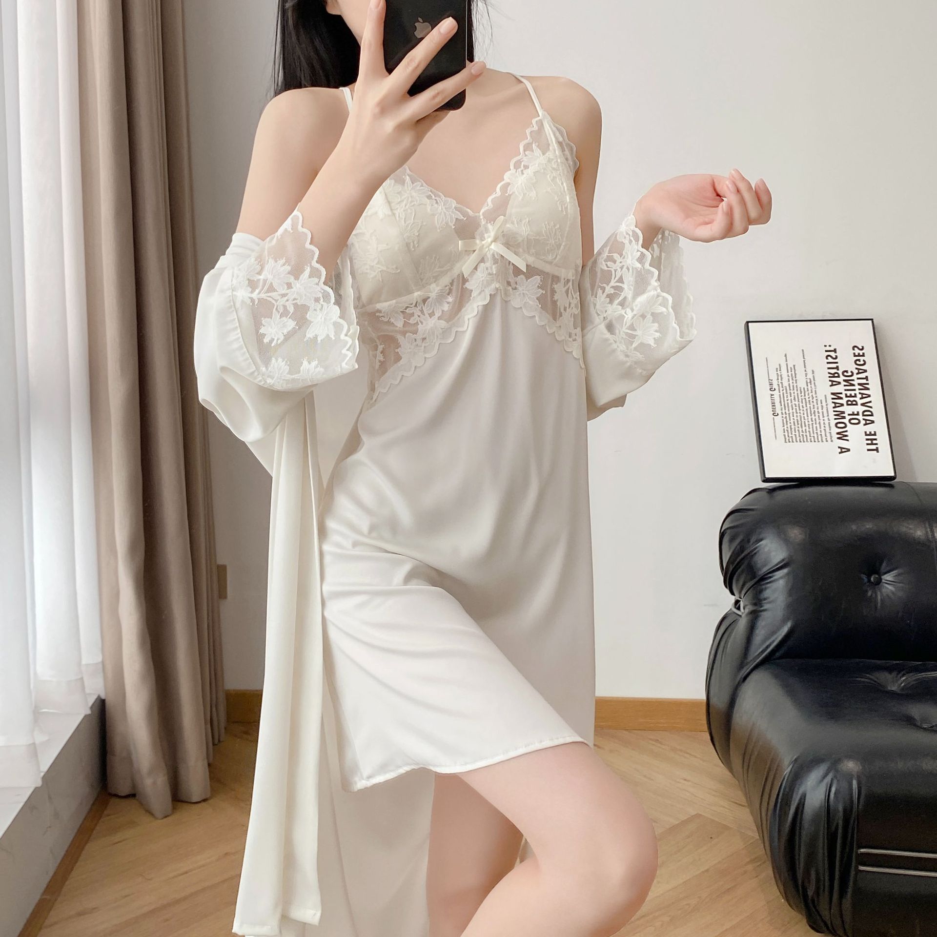 새로운 아세테이트 실크 슬링 나이트가운 여성의 2024 년 봄과 여름 섹시한 잠옷, 가슴 패드 할로우 아웃 잠옷 얇은 여름