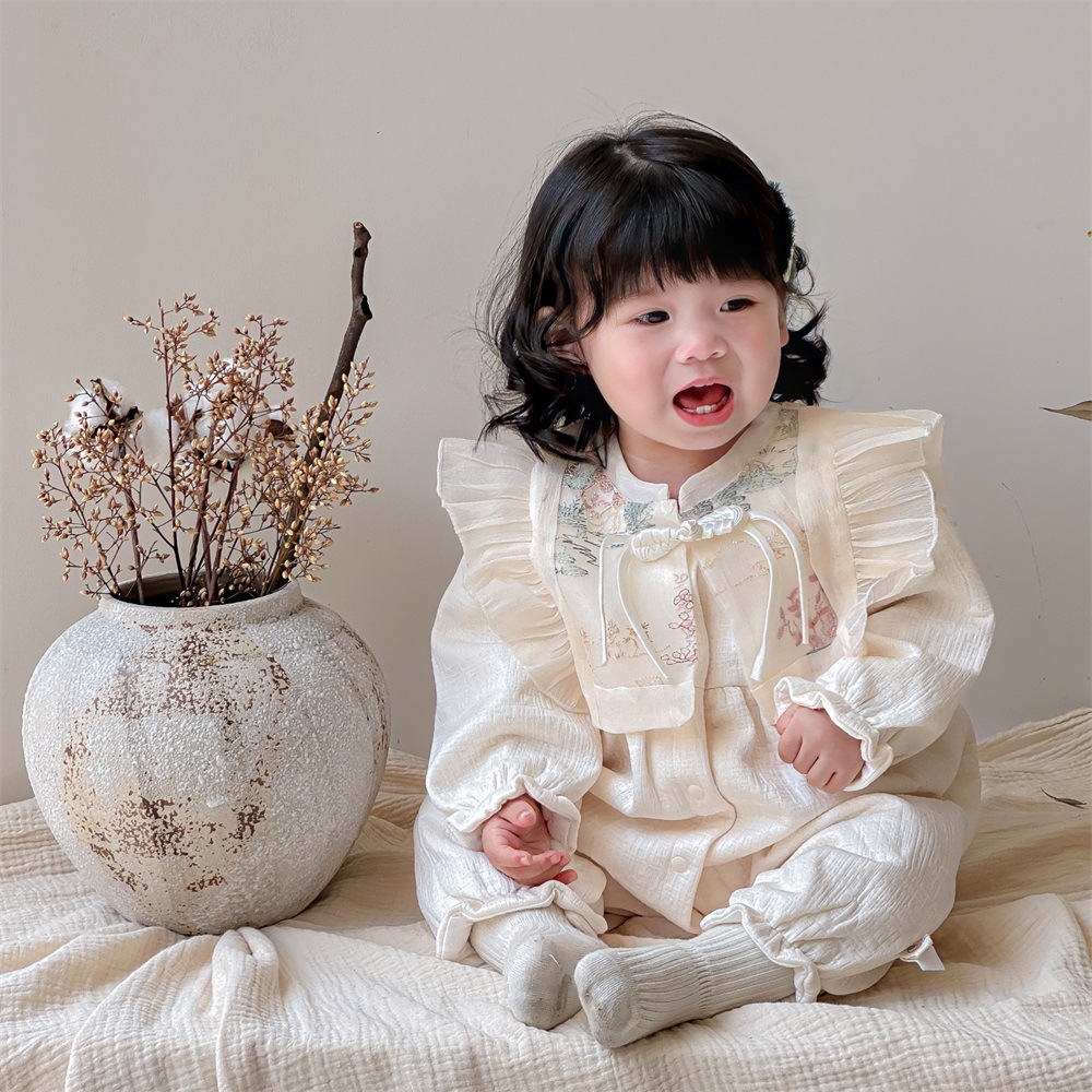 Bebé luna llena cien días ropa ropa de primavera y otoño estilo chino Hanfu niña bebé de un año princesa estilo extranjero fuera de una pieza