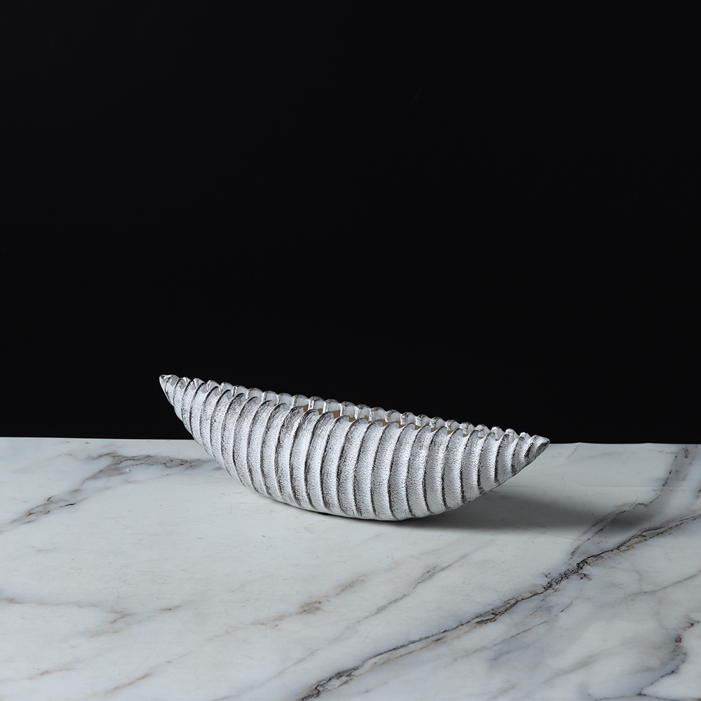 오래된 스몰 사이즈 (28.5*8.5*7cm)