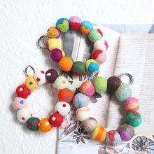 ins风可爱羊毛毡球包挂手环带钥匙扣 包包毛绒挂饰品个性温暖风
