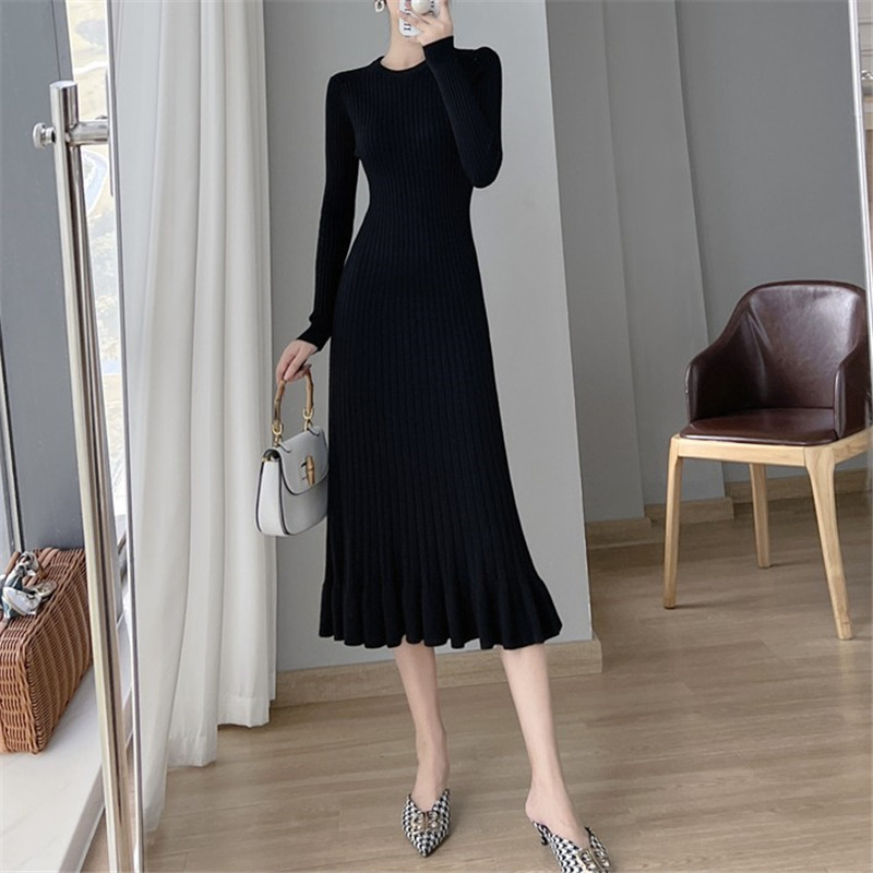 Herbst Fischschwanz Strickkleid Damen, mittellang über dem Knie, Basislage und schmale Passform, gepaart mit einem Pelzmantel für_voghion.com