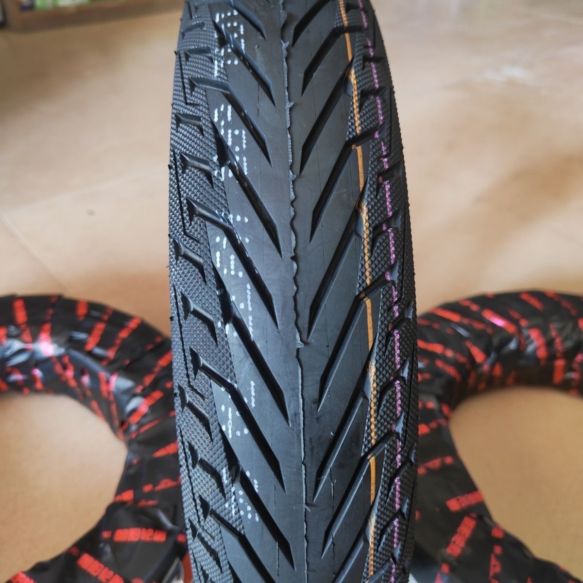 Vacuum Tire Electric Vehicle Tire 14/2.50/3.00-10, Various Models, Universal for Motorcycles, Anti-Slip for Electric Bikes