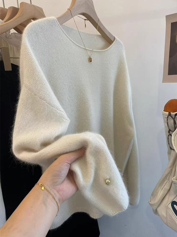 High-End White Raccoon Velvet Round Neck Sweater for Women in Autum, Lazy Style Knitted Bottoming Shirt with Inner Top
