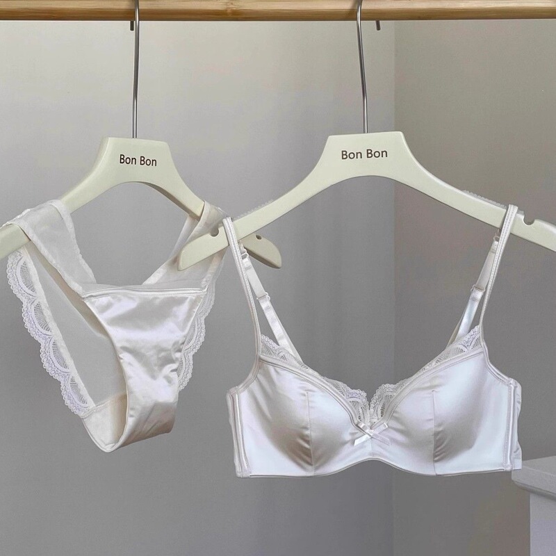 French-Style Seamless Luxury Satin Lingerie Set for Women, Small Bust, Push-Up, Soft Underwire, Summer Thin Cup Bra French-Style Seamless Luxury Satin Lingerie Set for Women, Small Bust, Push-Up, Soft Underwire, Summer Thin Cup Bra