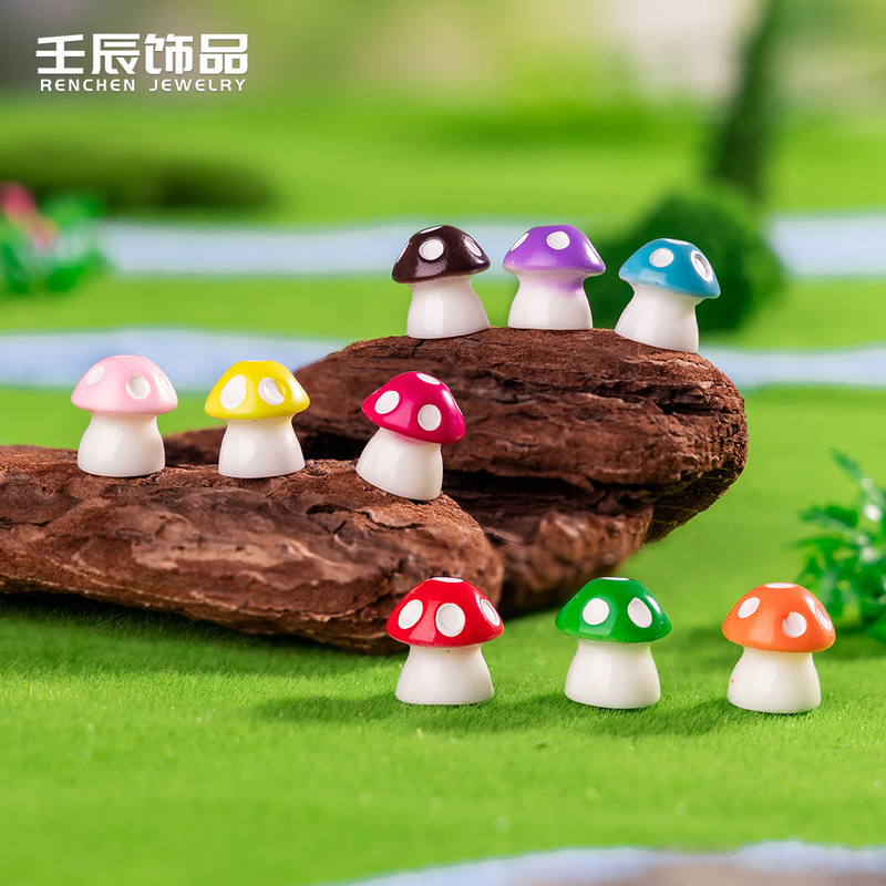 Cartoon solid color six-point small mushroom micro landscape gardening ornaments resin accessories car desktop decoration