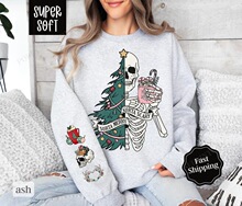 D 37653 Sorta Merry Sorta Scary Christmas Sweatshirt ʥ����