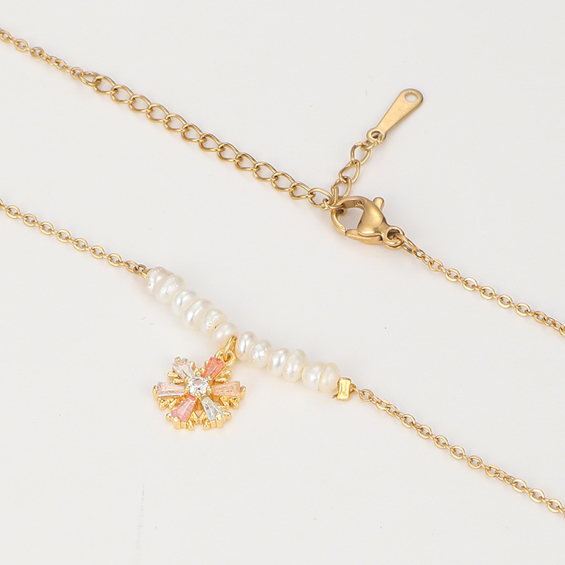 Simple Style Flower Copper Inlay Artificial Pearls Zircon Pendant Necklace 1 Piece