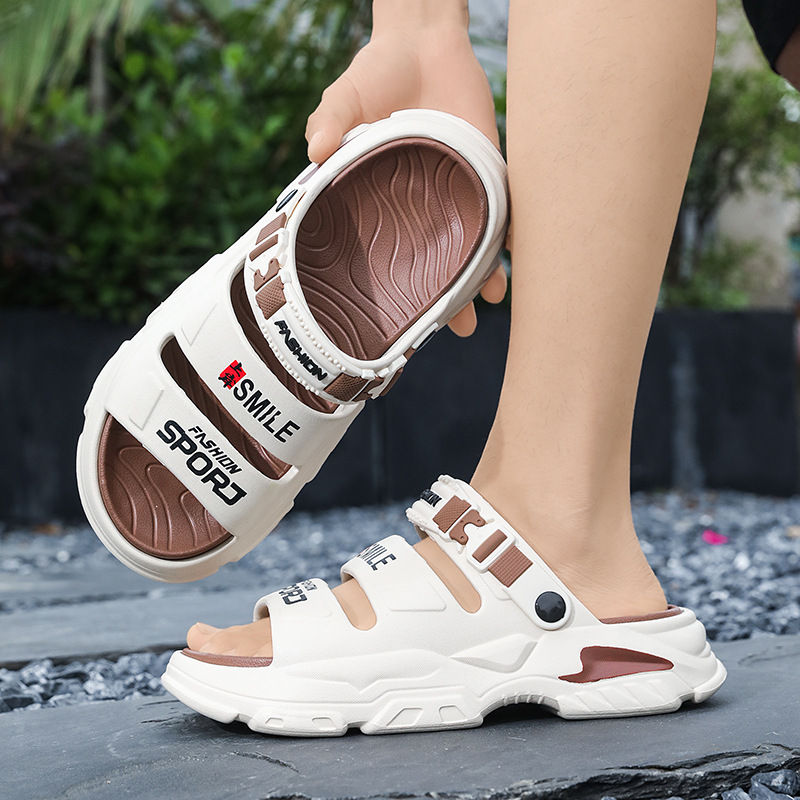 En nombre de las pantuflas, verano para hombres, nuevo estilo, ropa exterior, chanclas deportivas, ocio de gran tamaño, conducción al trabajo, sandalias de playa de doble uso