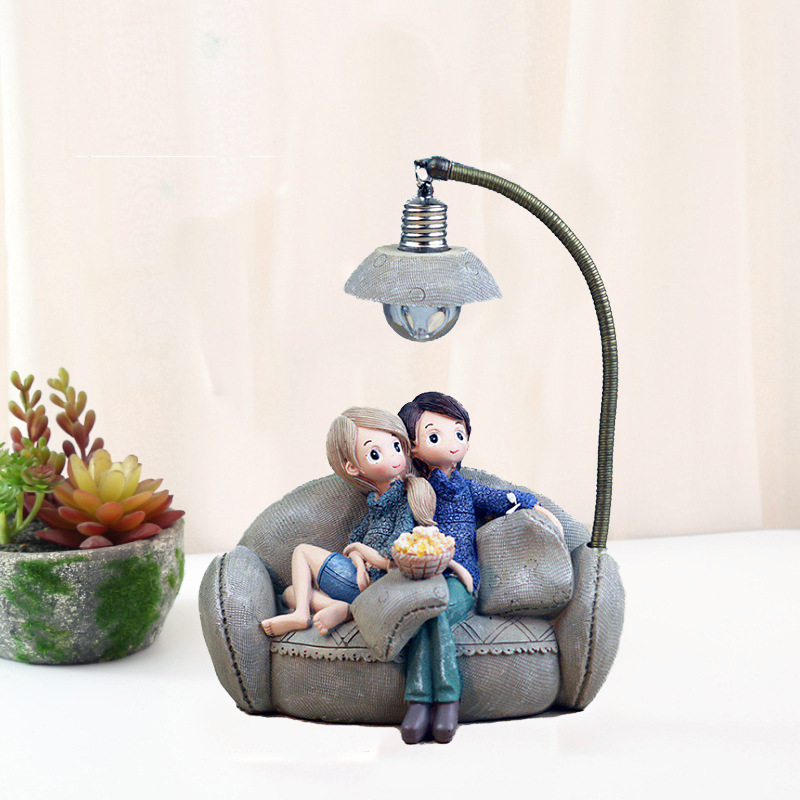 Tree Stump Lovers Lamp