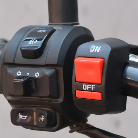 Motocicleta eléctrica LED faro modificado multifuncional interruptor del manillar proyector externo doble flash lejos y cerca de la luz de conmutación Prensa