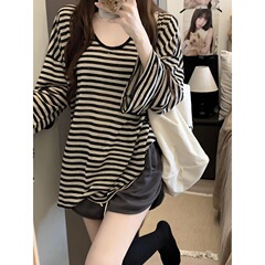 怠惰なストライプの丸首日焼け止め長袖tシャツ女性夏の薄いタイプのoversizeはゆったりしていて痩せているブラウスの上着です。
