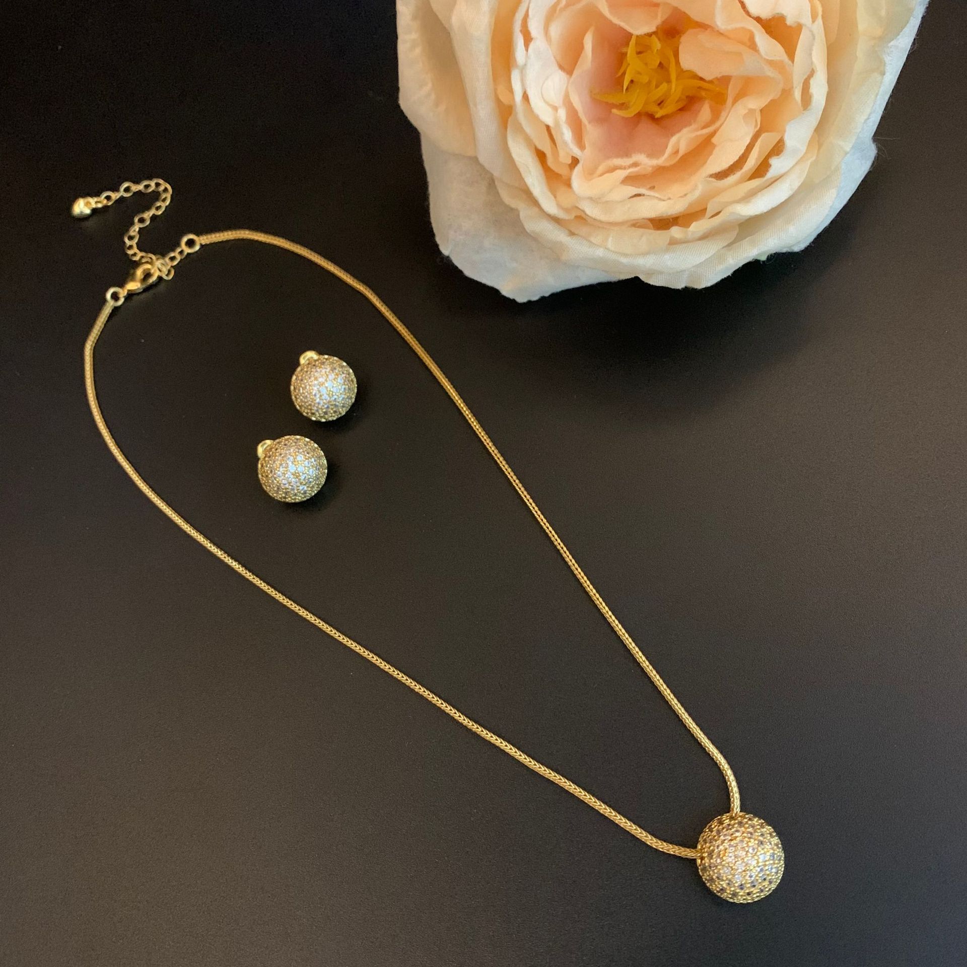 New fashion all match niche jewelry set simple natural pendant full inlaid earrings elegant temperament earrings_voghion.com