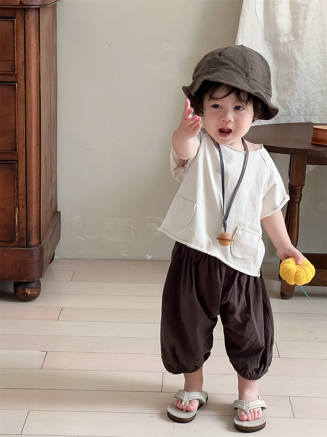 Traje de bebé Verano delgado Ropa de bebé Estilo de verano Ropa para niños coreanos 2025 Verano Traje de camiseta de manga corta para niños
