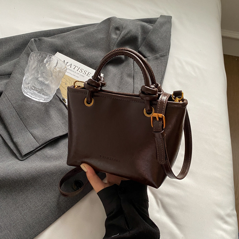 Otoño y invierno Meirad bolsos de mujer 2024 nueva moda moda bolsos de cubo de mano alta sensación de mochila versátil