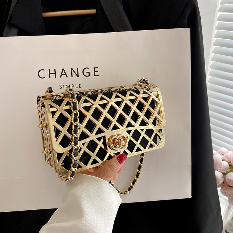 Metal Handbag New Model 2026 Summer European and American Fashion Hollow-Out Personalized Evening Women's Crossbody Metal Bag Metal Handbag New Model 2026 Summer European and American Fashion Hollow-Out Personalized Evening Women's Crossbody Metal Bag