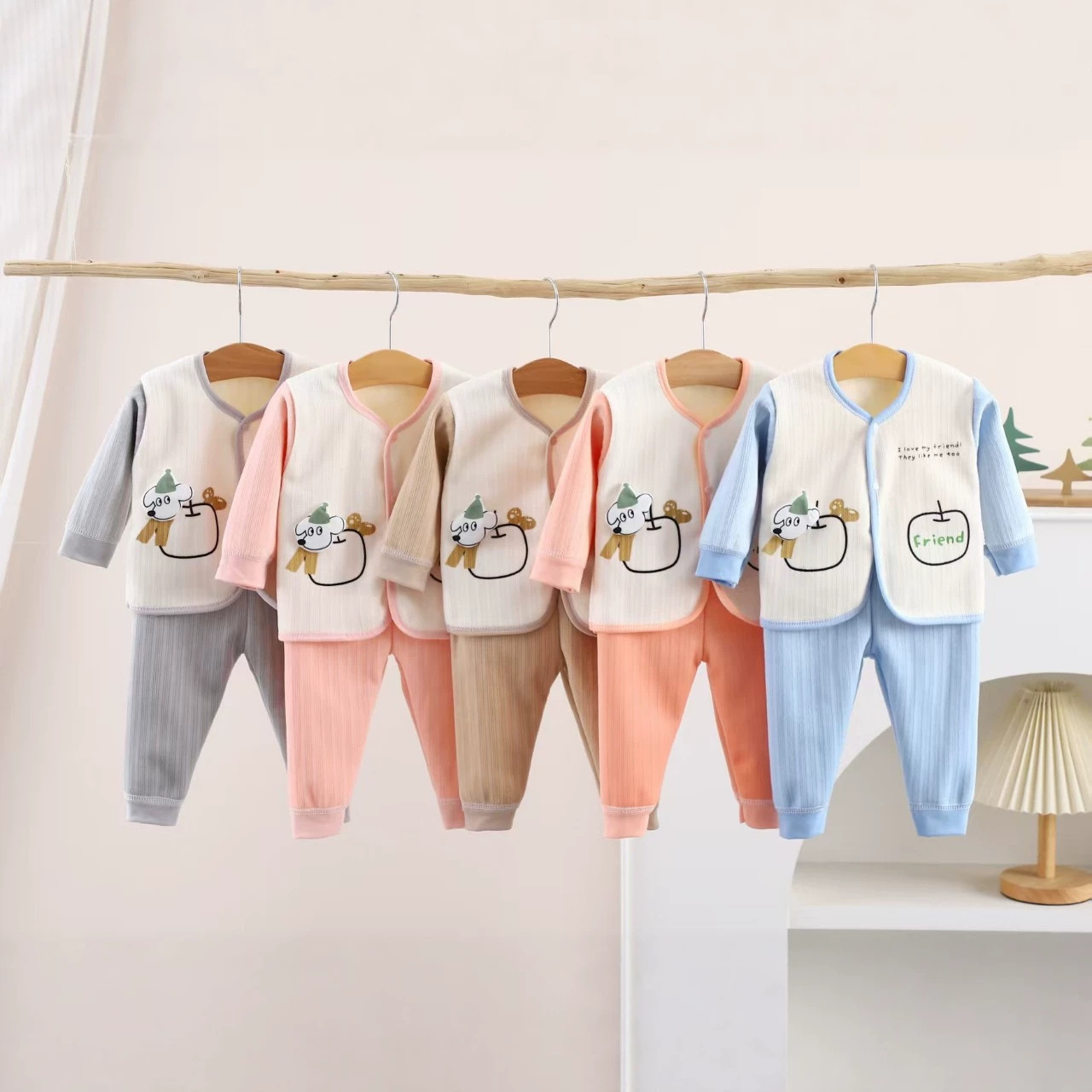 Otoño y invierno bebés ropa interior cálida conjunto de terciopelo grueso recién nacido doble terciopelo dividido pijama abrigo bebé