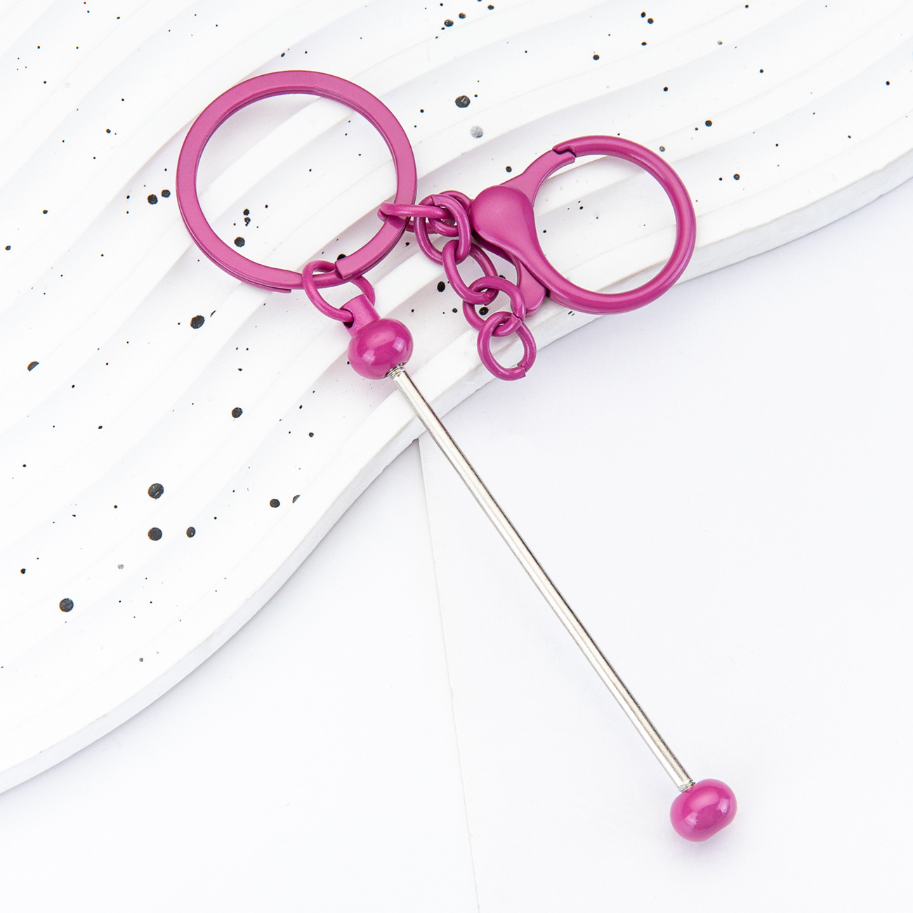 Nuevo DIY cuentas llavero al por mayor pequeño regalo colgante llavero de metal llavero de color gradiente