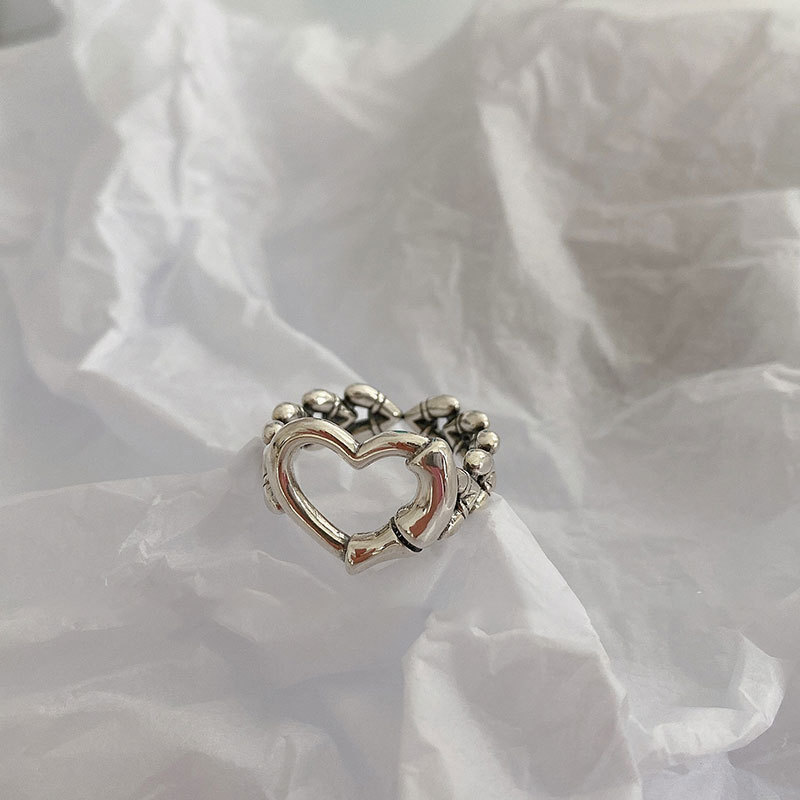 South Korea hollow heartshaped black chain ring wholesalepicture3