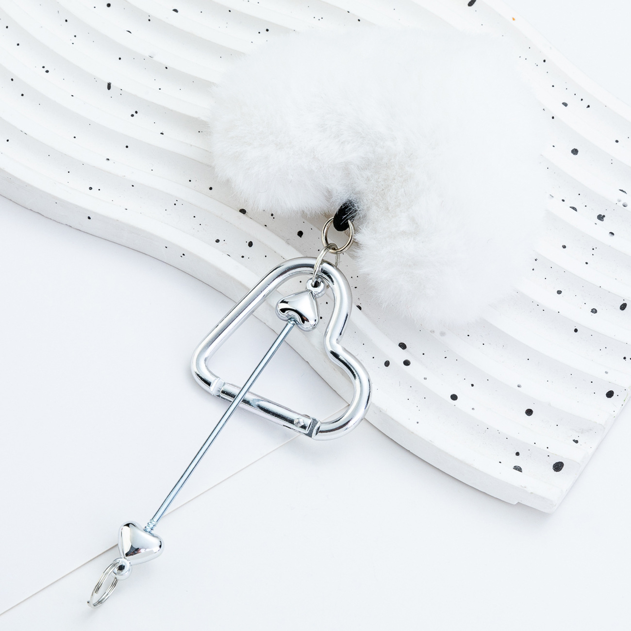 Nuevo mosquetón de amor con cuentas de bricolaje, colgante de felpa, mosquetón colgante, bloqueo de amor, mosquetón de bola de pelo