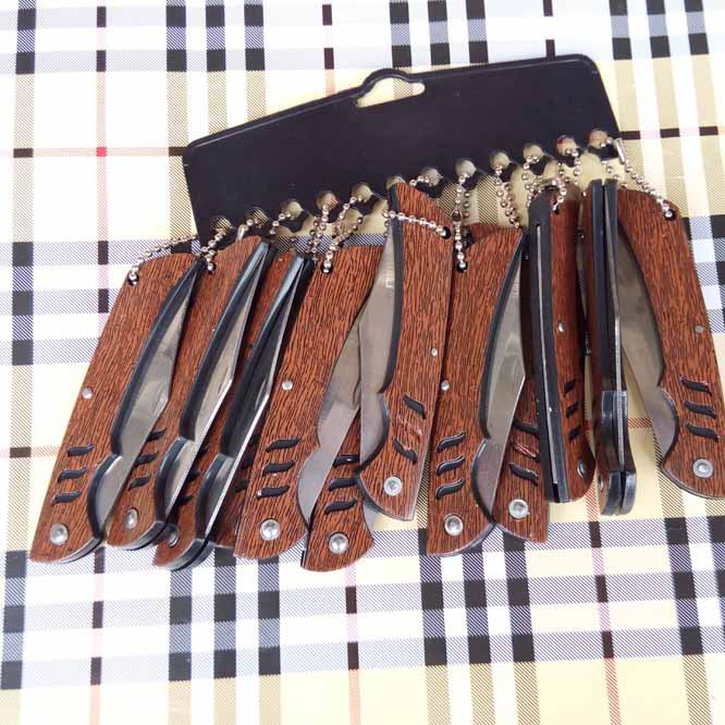 Q066B 仿木纹小刀+两元店水果刀 二元店刀具 两元店日用百货批发