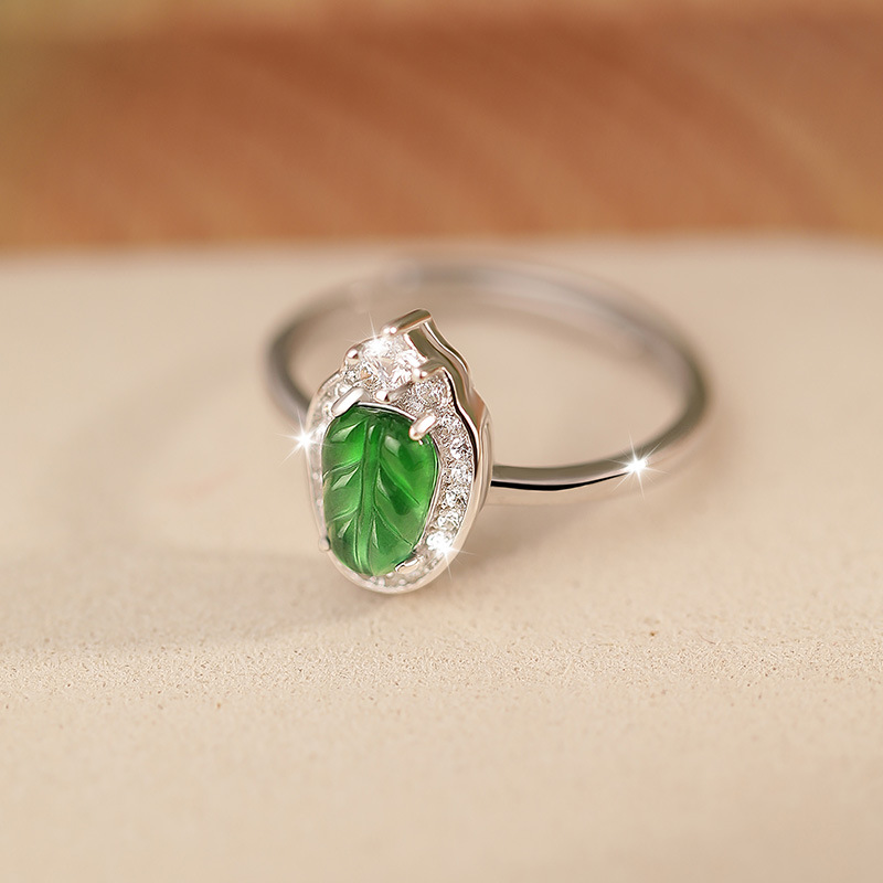 Material peligroso natural, rama de oro de jade, hoja de jade, anillo de plata esterlina s925, sentido de diseño de nicho femenino, apertura exquisita ajustable