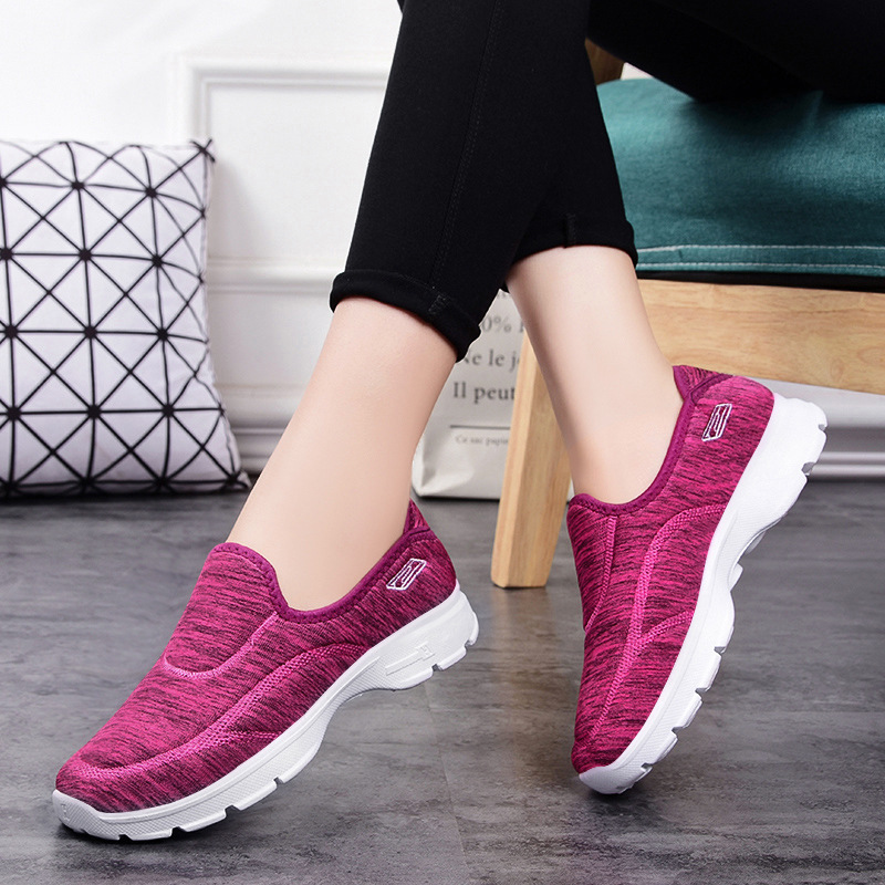 Zapatos de primavera para mujer, zapatos de mujer de talla grande, zapatos deportivos casuales para caminar para mujeres de mediana edad y mayores, zapatos de tela estilo Pekín para mujer, zapatos para mamá, talla 44.