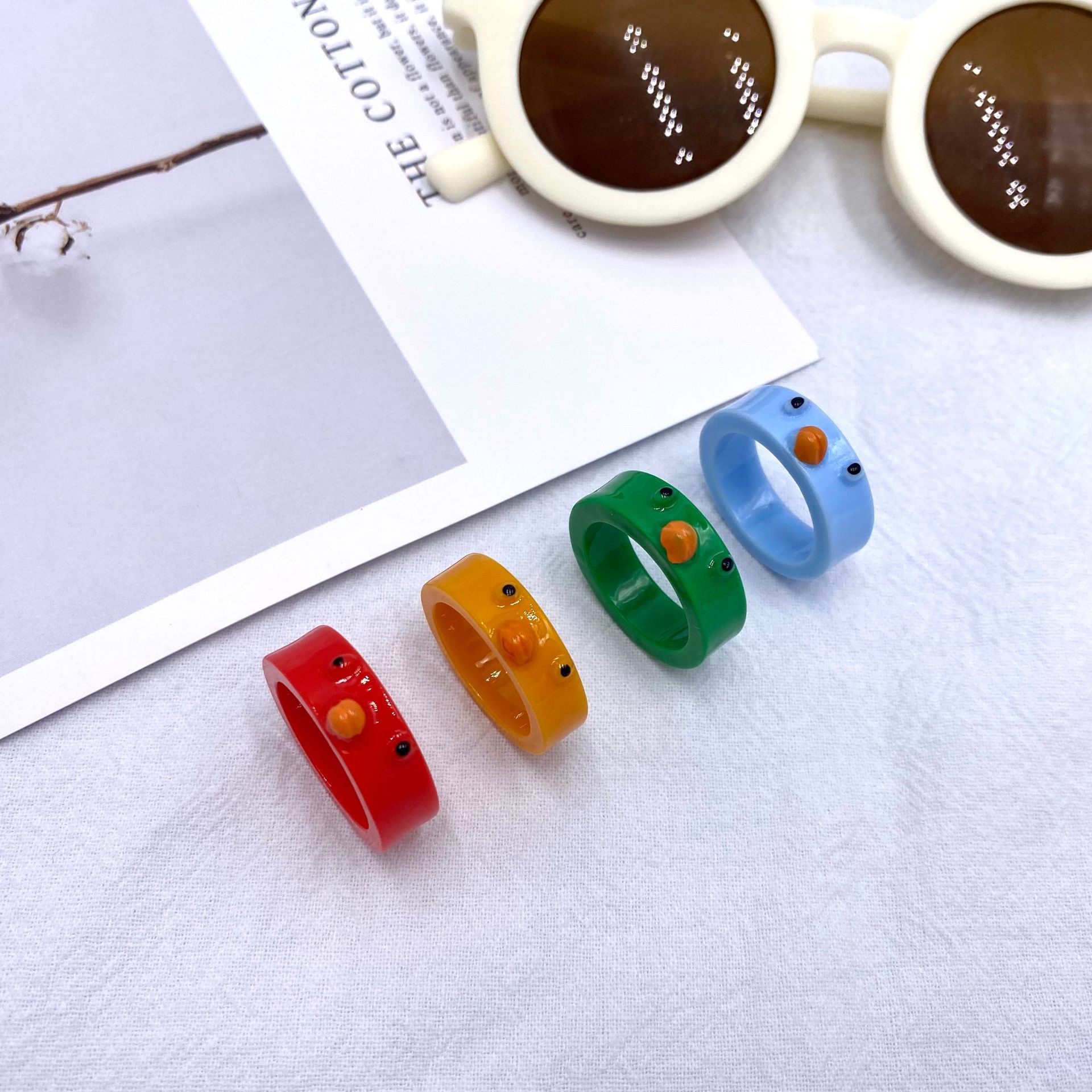 Cross-border ins estilo europeo y americano Venta caliente diversión pollo resina anillo transparente tridimensional multi-color anillo